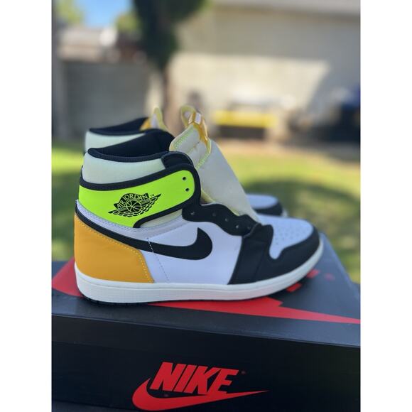 Brand New Nike Air Jordan Retro 1 Volt Gold 2021 Size 11 Authentic Black Toe OG main image 8